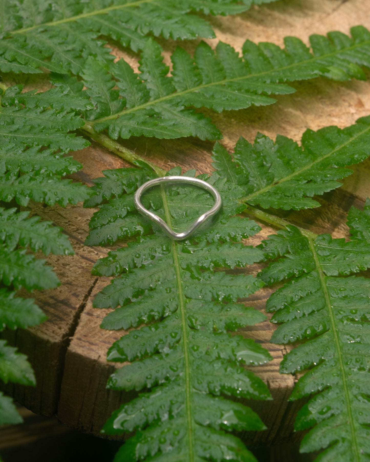 Stirling silver v ring size K