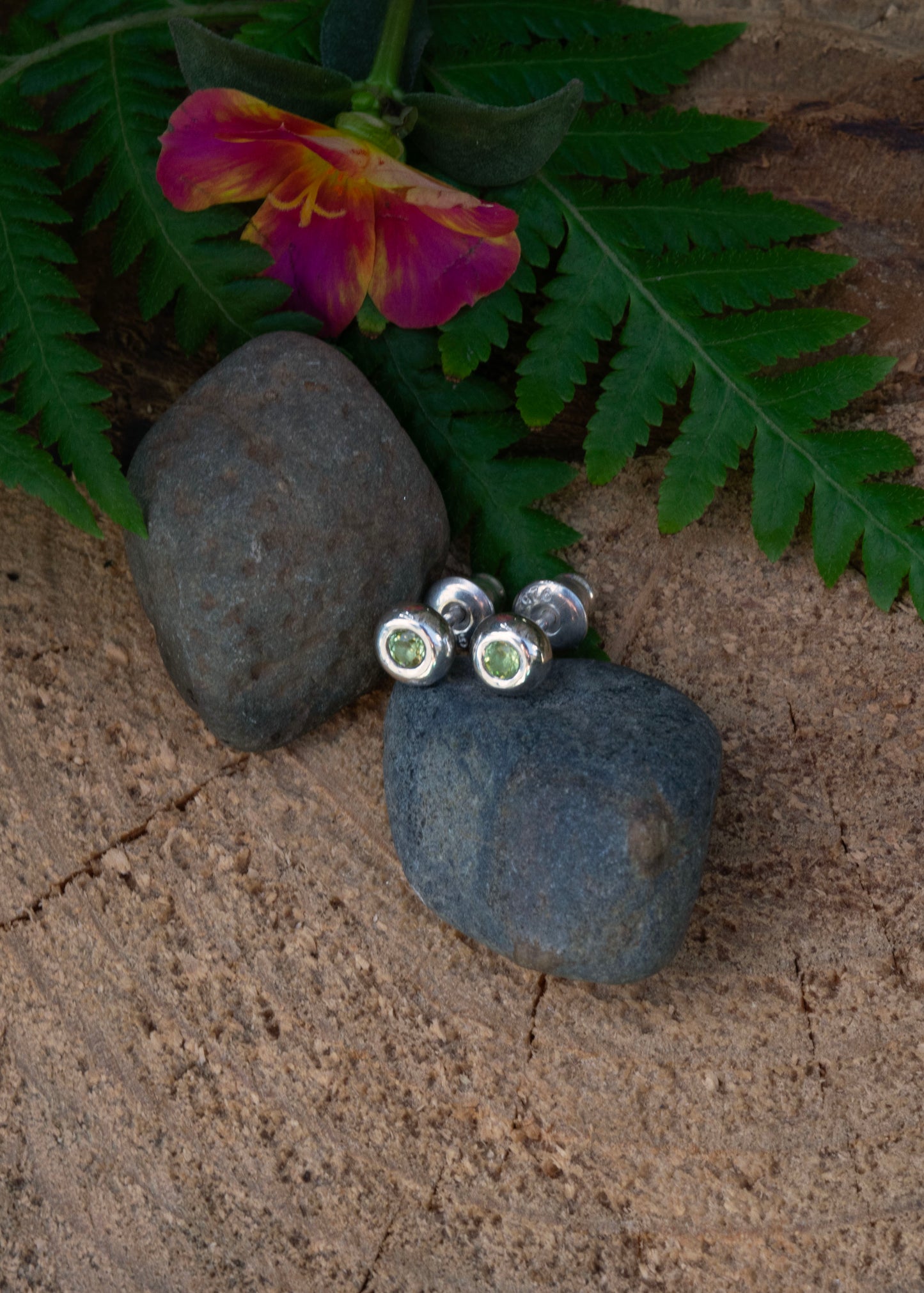 Gypsy studs Peridot