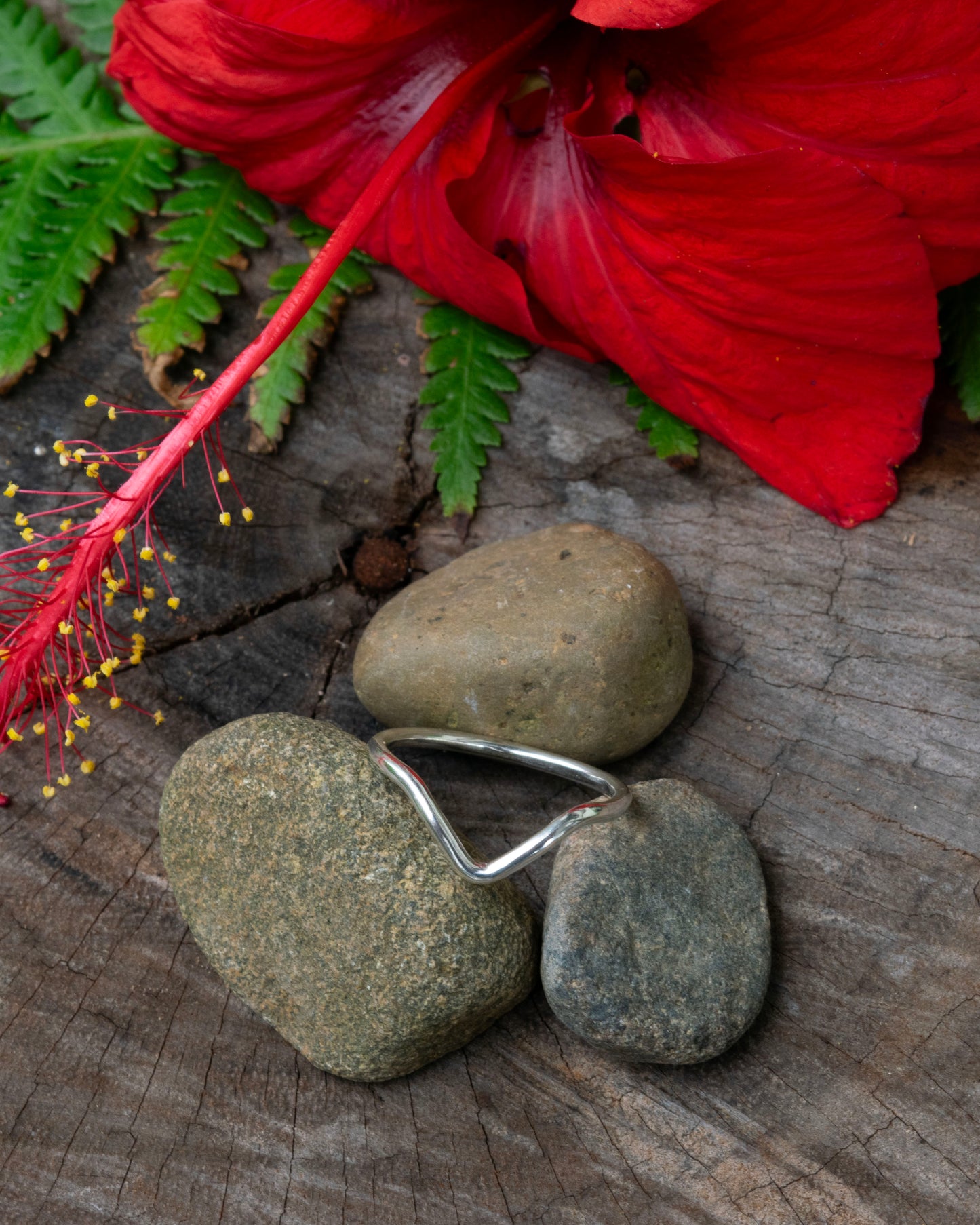 Sterling silver v ring size o
